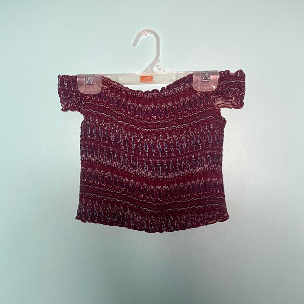 ❤️‍🔥3 / 30❤️‍🔥 Garage Off the Shoulder Crop Top